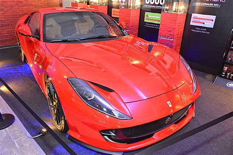 Fondo Supercoche Ferrari Exhibido En El Salón Internacional Del