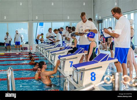 Start of swimming race hi-res stock photography and images - Alamy