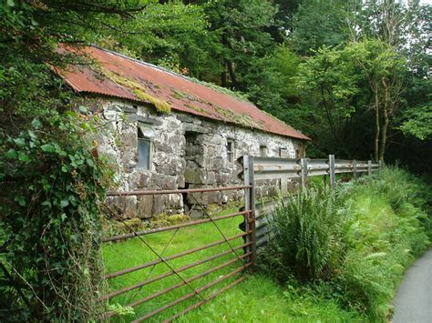 Agricultural Building Near Brynllydan Chris Andrews Geograph