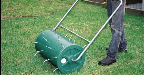 How To Choose A Manual Plug Aerator Or Core Aerator Best Manual Lawn