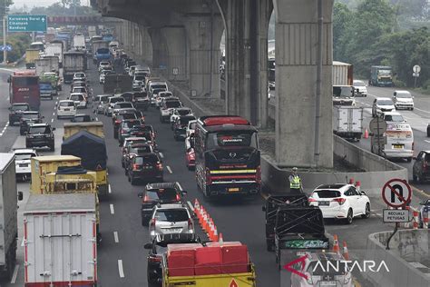 Pemberlakuan Contraflow Mulai Kilometer Tol Jakarta Cikampek