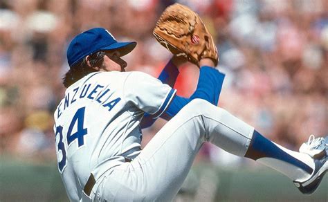 MLB Dodgers tardó en retirar el número de Fernando Valenzuela