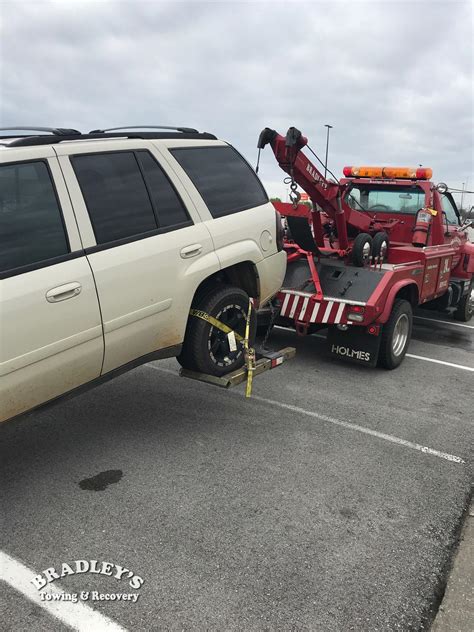 Bradley's Towing & Recovery - Wheel Lift Towing Services