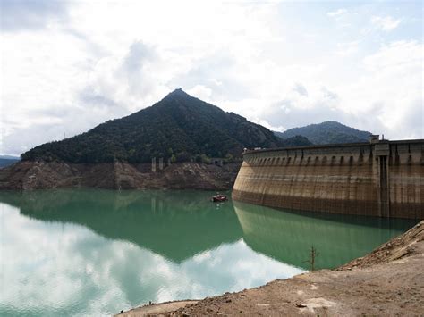 Cataluña fija un tope en el consumo de agua para el turismo y