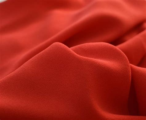 Plain Red American Crepe Fabric For Garments GSM 80 Gsm At 42