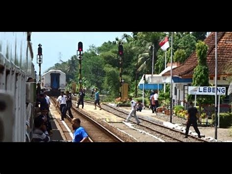 Ka Kutojaya Selatan Tunggu Bersilang Ka Pasundan Di Stasiun