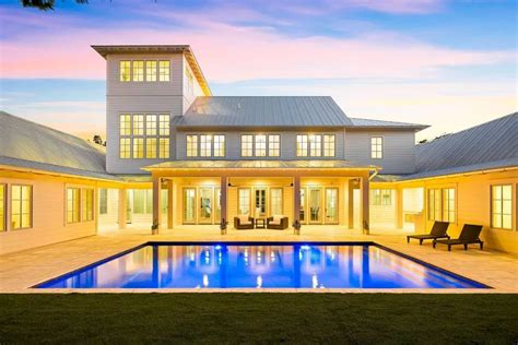 The Unique Home In Santa Rosa Beach For 12750000 Has Exterior