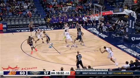 Zion Williamson with an alley oop vs the Phoenix Suns - Yahoo Sports