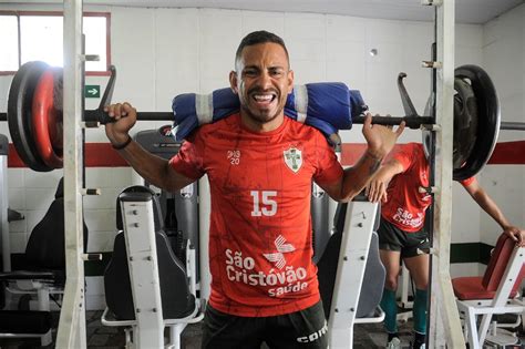 Elenco Da Portuguesa Treina Parte F Sica No Ct Do Parque Ecol Gico