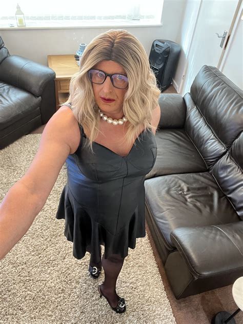 Amateur Crossdresser Kellycd Sexy Milf Black Pvc Dress Pics