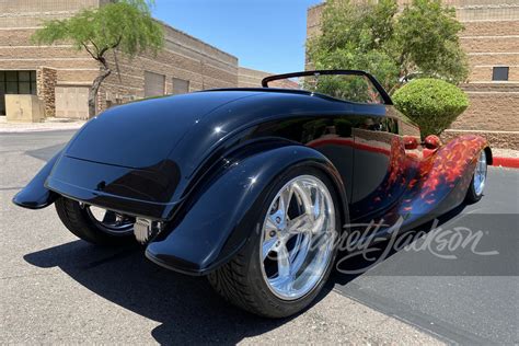 1933 FORD CUSTOM ROADSTER Rear 3 4 248216