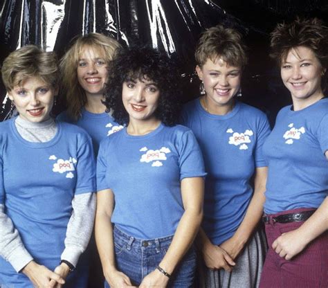 20 Nostalgic Photos Of The Go Gos In The Early 1980s Vintage Everyday