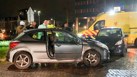 Gewonde Bij Botsing Tussen Twee Autos In Assen Oozonl