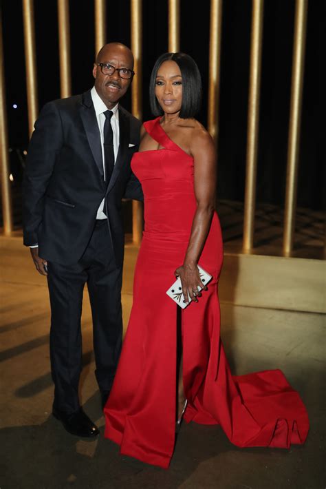 Angela Bassett At The 69th Primetime Creative Arts Emmy Awards In La 910 Lipstick Alley