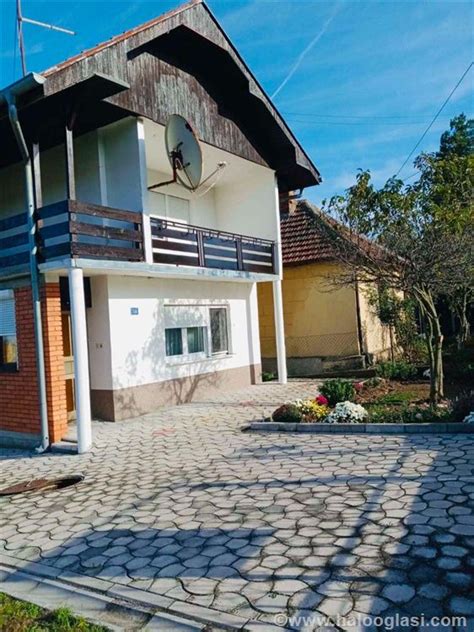 Porodicna Kuca Dve Kuce 143m2 76m2 Uknjizena Halo Oglasi