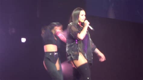 Daddy Issues Demi Lovato Live At O2 Arena London Youtube