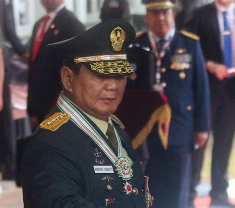 Usai Dianugerahi Jenderal Bintang 4 Prabowo Syukuran Dan Sungkem Ke