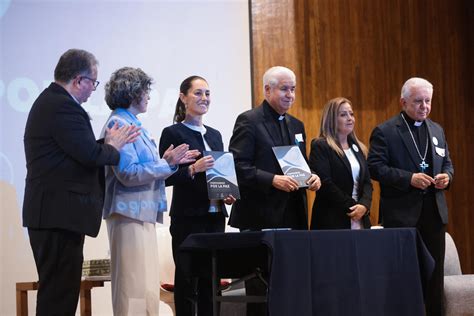 Claudia Sheinbaum Firma Compromiso Por La Paz Pero Enlista Desacuerdos Con Episcopado