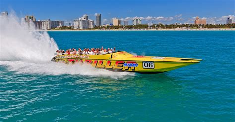 Thriller Miami speedboat tour | musement