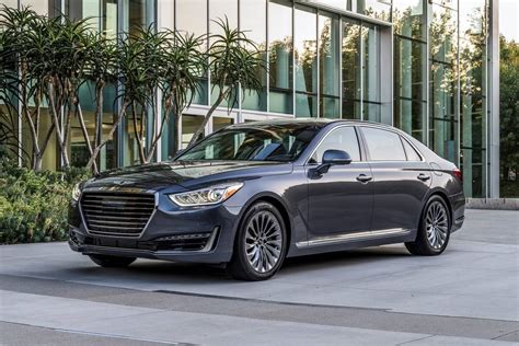 Five Ways the Genesis G90 Is a Luxury Sedan Champ | Cars.com