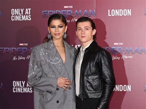 Cặp đôi Người Nhện Tom Holland Zendaya Sắp Về Chung Nhà