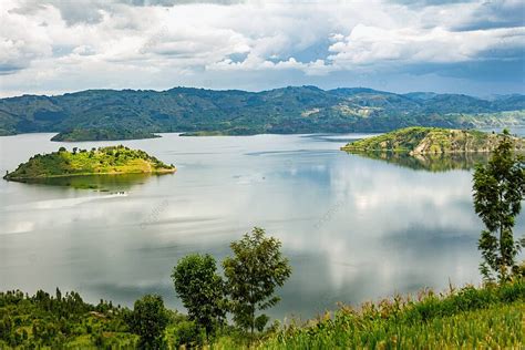 Fundo Lago Kivu Em Ruanda Rvores Tur Sticas Grande Lago Foto E Imagem