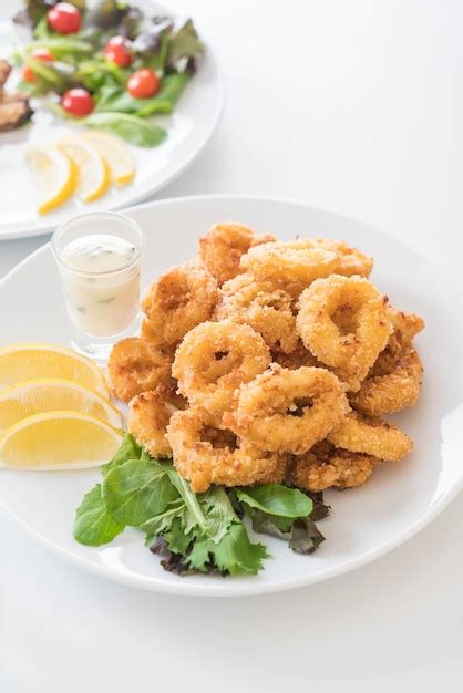 Free Photo | Fried squid (calamari rings)