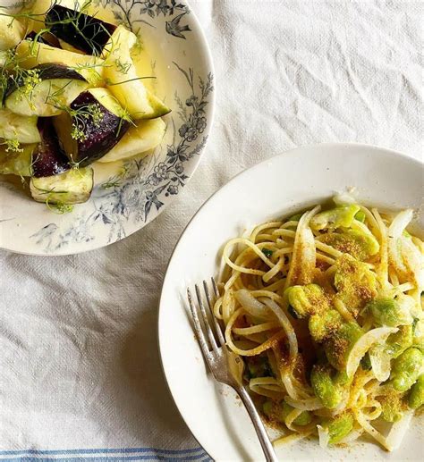 小堀紀代美さんのインスタグラム写真 小堀紀代美instagram「水茄子と桃のサラダと、そら豆と新玉ねぎのパスタ。 パスタは、アーリオ