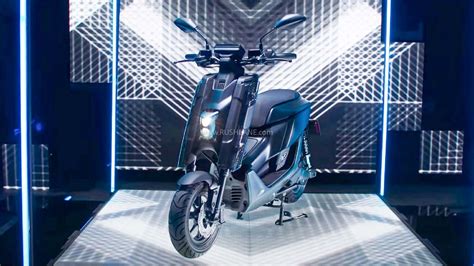 New Yamaha Emf Electric Scooter Debuts With Swappable Battery Bike