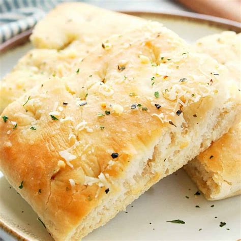 Easy Focaccia Bread - Crunchy Creamy Sweet