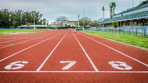 Gratis Foto Track Atletiek 100 Meter Tartan Gratis Afbeelding Op