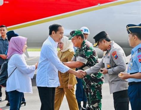 Presiden Jokowi Dan Ibu Iriana Kunjungan Kerja Ke