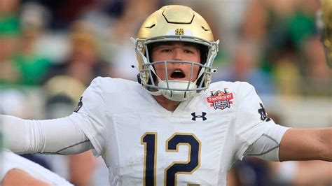 Notre Dame Quarterback Plans To Enter Transfer Portal Yardbarker