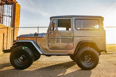 1971 Toyota Land Cruiser FJ40 V8 Legacy Overland