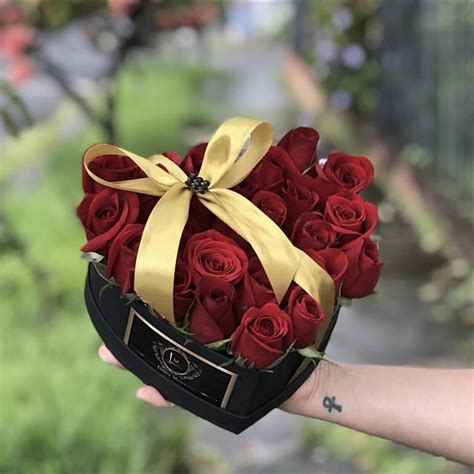 Caja Corazón De 24 Rosas Luxury Roses Floristería Y Regalos En