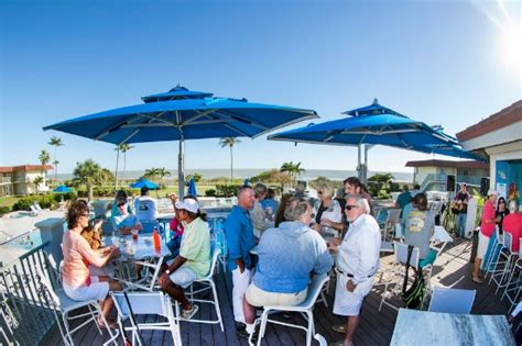 Best Bars In Sanibel Island On And Off The Beach