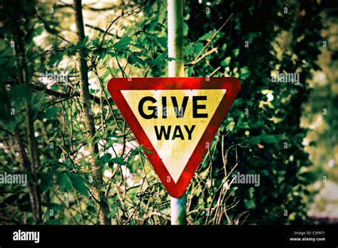 Give Way Line Hi Res Stock Photography And Images Alamy