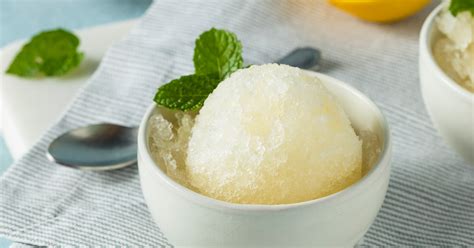 Sorbetto al Limone Zitronensorbet Rezept für den Sommer adorano