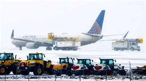 Nueva Tormenta Invernal Provoca Miles De Cancelaciones De Vuelos En EE