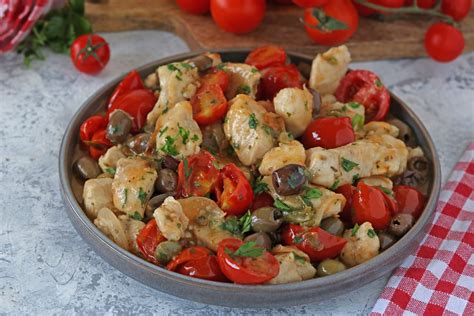 Bocconcini Di Pollo Alla Mediterranea Con Olive Taggiasche