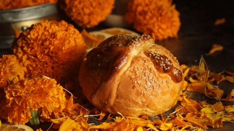 Conoce La Historia Del Pan De Muerto Un Símbolo Ancestral Con