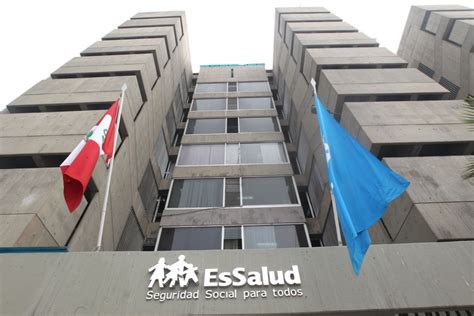 Essalud Alerta Sobre Estafas Por Internet Noticias Agencia Peruana