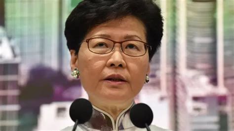 Quem é Carrie Lam líder de Hong Kong que recuou de projeto de