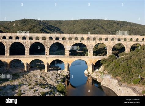 LUFTAUFNAHME Römische Aquädukt Brücke über den Gard auch Gardon