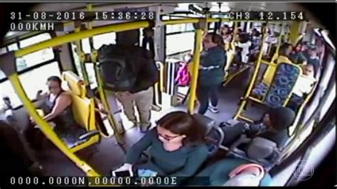 Policial à Paisana Troca Tiros Com Assaltante Dentro De ônibus Em Sp