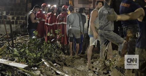 Chuvas Torrenciais Fazem Dezenas De Mortos No Brasil Cnn Portugal