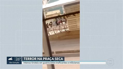 Tiroteio entre traficantes e milicianos assusta moradores da Praça Seca