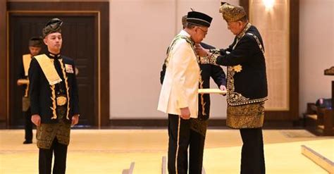 Anwar Dahului Senarai Penerima Pingat Ucap Tahniah Sempena Ulang Tahun