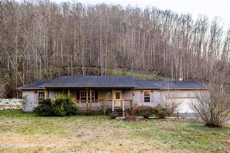 914 Wears Valley Rd Townsend Tn 37882 Mls 1204058 Redfin