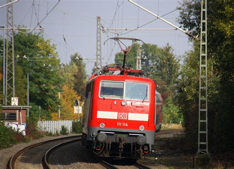 Ein Nachschuss Von Der 111 114 DB Schiebt Den RE4 Aus Aachen Hbf Nach